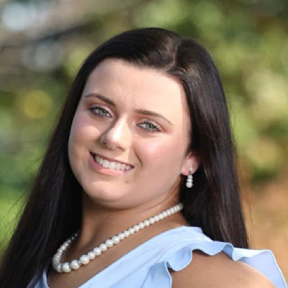 Meet your Posher, Adrianna